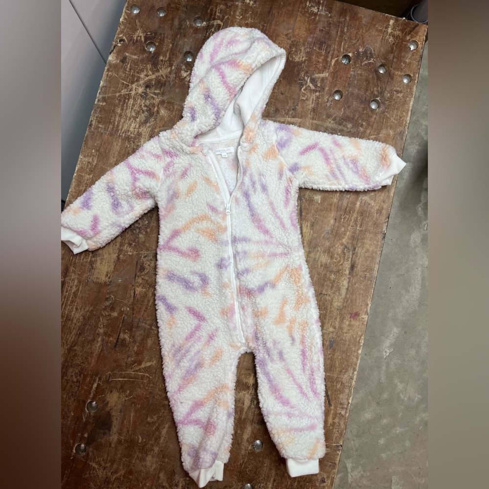 BOGO 🛍️ 12mo bodysuit